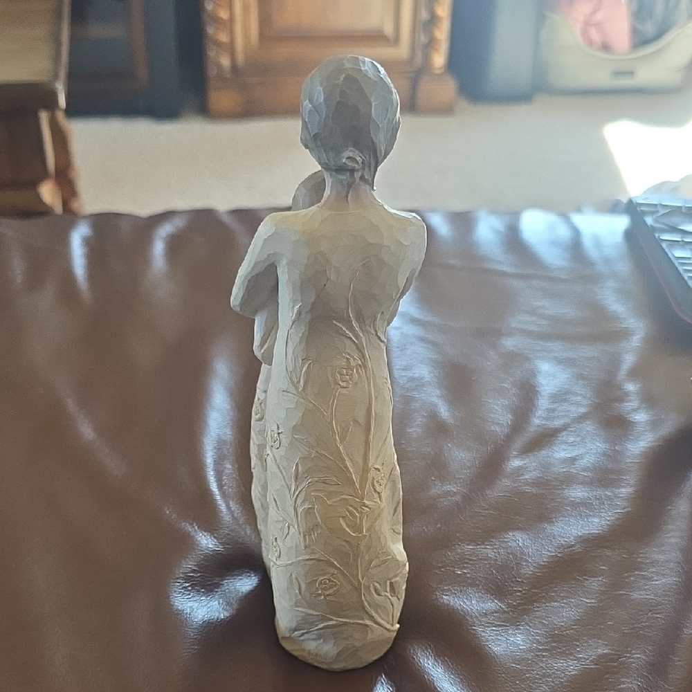 Willow Tree- Close To Me - Picture 4 of 5